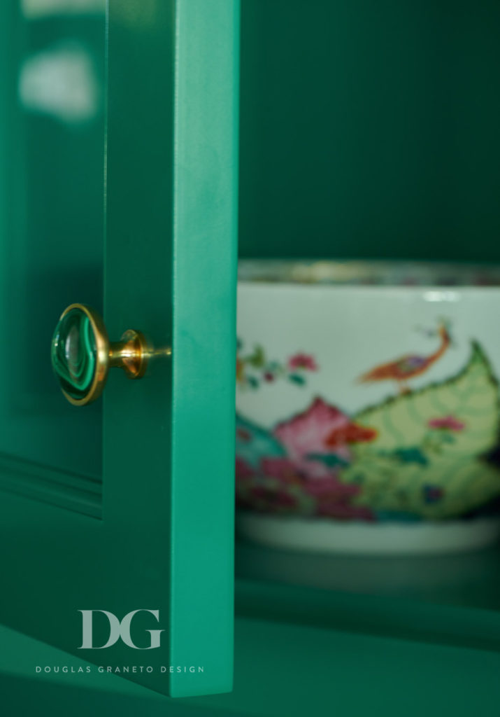 Dining Room Malachite Mottahedeh Tobacco Leaf