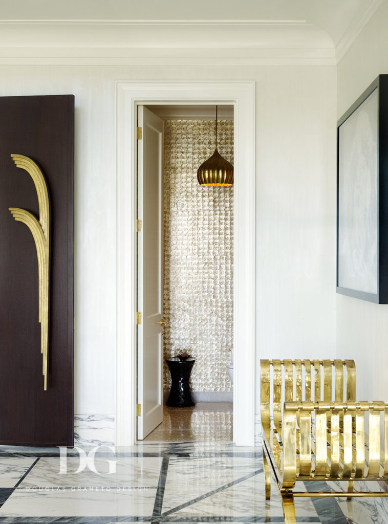 Tiled room with a bulb-shaped lamp